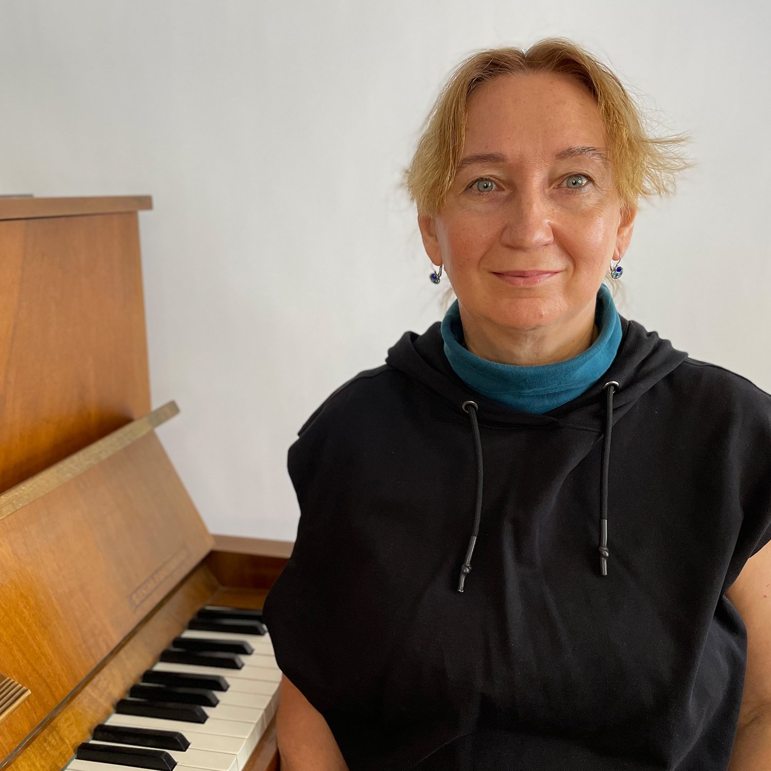 Olga Lobas Piano.jpg