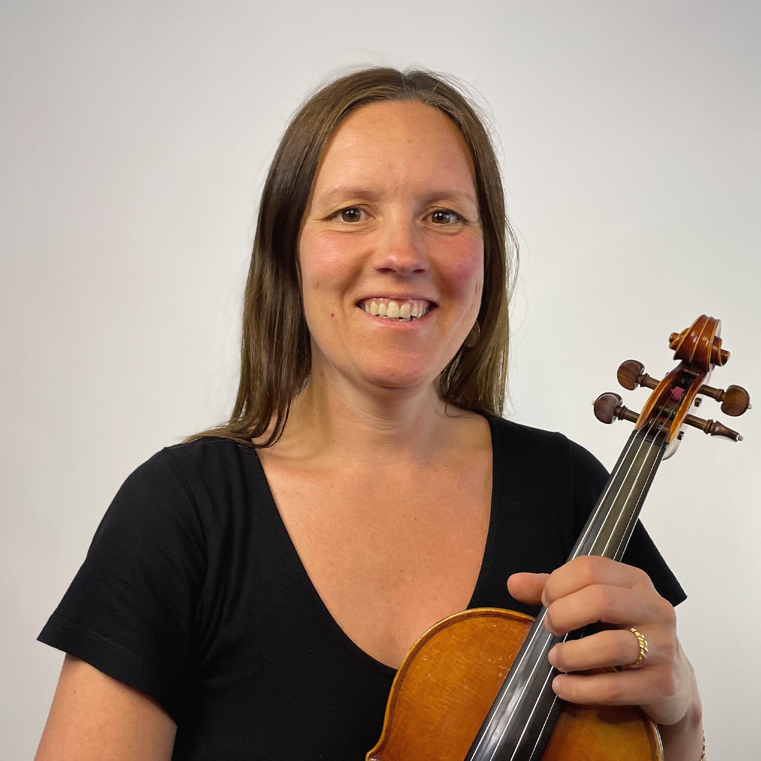Anna-Karin Reuterhäll Violin.jpg